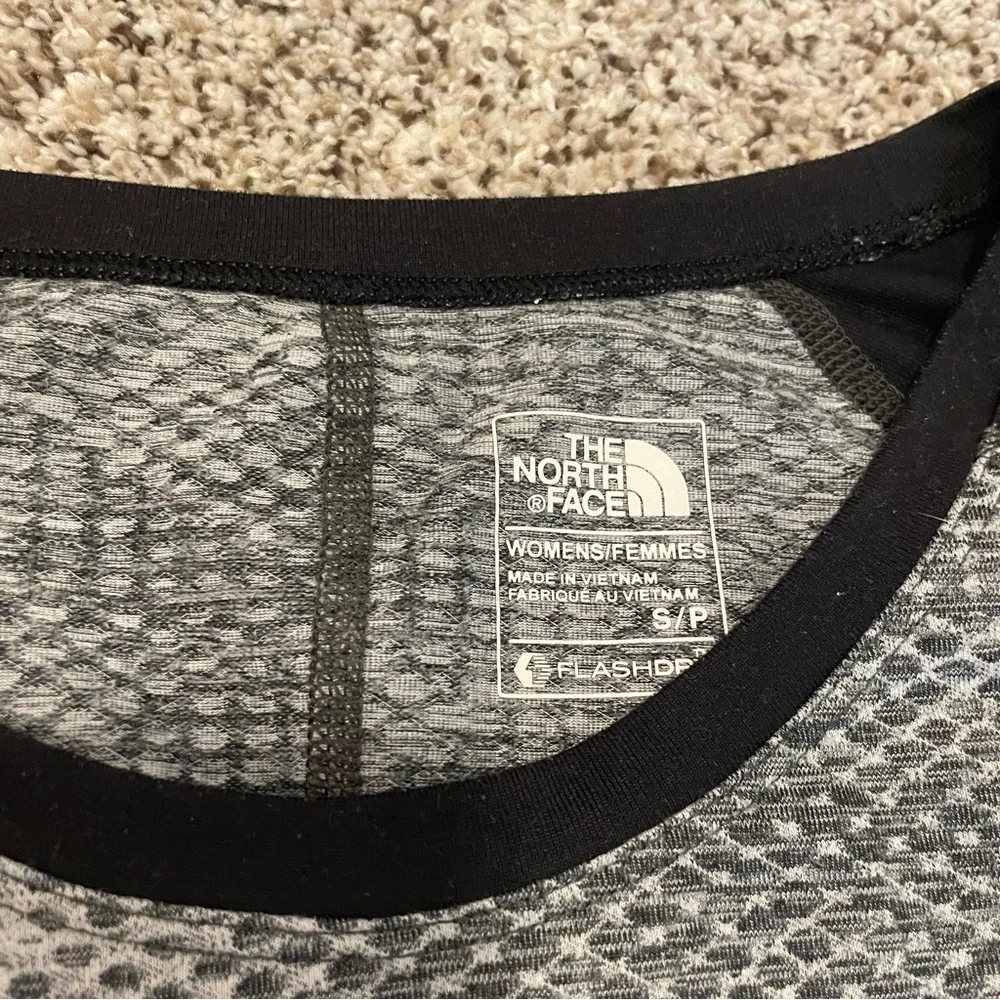 THE NORTH FACE BLACK GREY TECH FLASH DRY LONG SLEEVE SHIRT - Picture 4 of 6